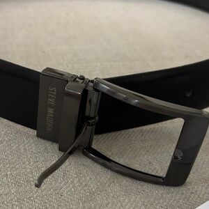 Steve Madden Black Belt/ Dark Brown Belt Reversible W/Gunmetal Buckle size 34
